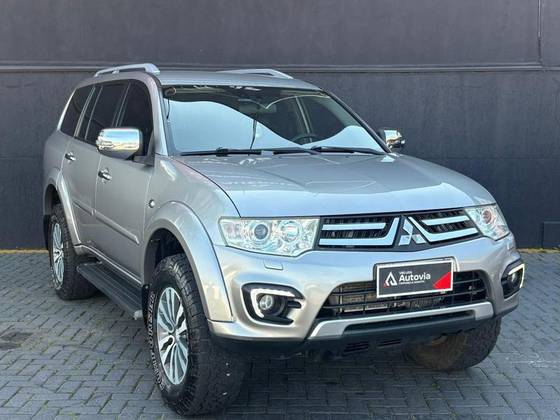 MITSUBISHI PAJERO 3.2 HPE 4X4 7 LUGARES 16V TURBO INTERCOOLER DIESEL 4P AUTOMÁTICO MITSUBISHI PAJERO 3.2 HPE 4X4 7 LUGARES 16V TURBO INTERCOOLER DIESEL 4P AUTOMÁTICO